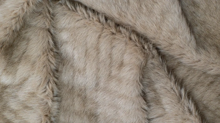 futro-sztuczne-strukturalne-premium-zygzak-chlodny-bez-taupe-4.webp