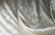 zakard-jedwabny-motyw-florystyczny-z-nicia-lurexowa-4.webp