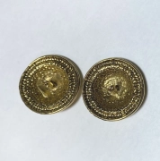zlote-guziki-z-przeplatanym-wzorem-33mm-4.webp